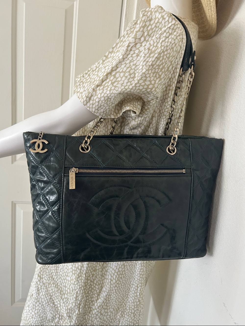 Beautiful Quilted Dark Green Leather Tote with Chain Straps - Picture 11 of 17